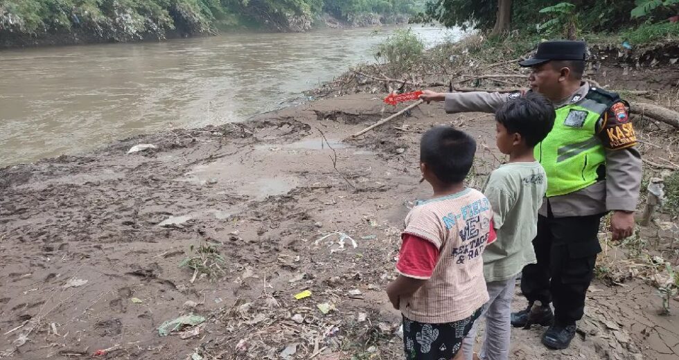 Menino de 10 anos se afoga em Bengawan Solo Sragen