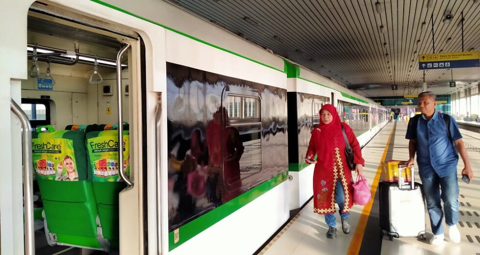 Horário do trem do aeroporto YIA Jogja hoje, domingo, 8 de março de 2026