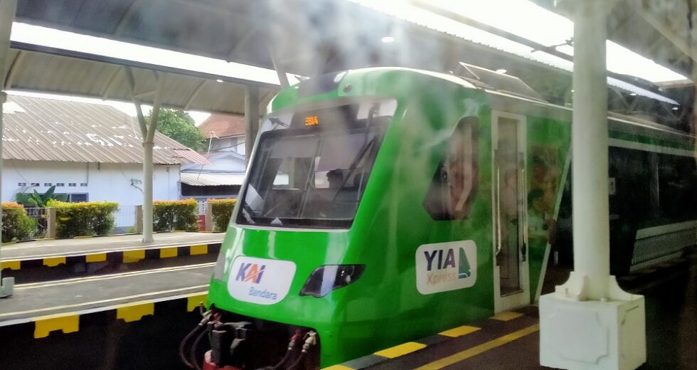 Horário do trem do aeroporto YIA 29 de março, operando o dia todo