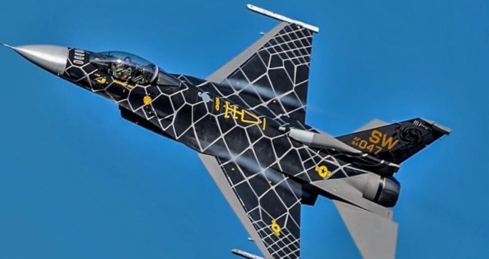 Prabowo considera comprar jatos de combate da China