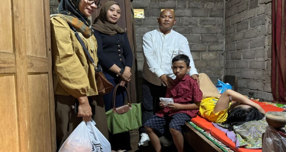 Câmara de Comércio de Gunungkidul intervém para ajudar crianças a cuidar de pais doentes