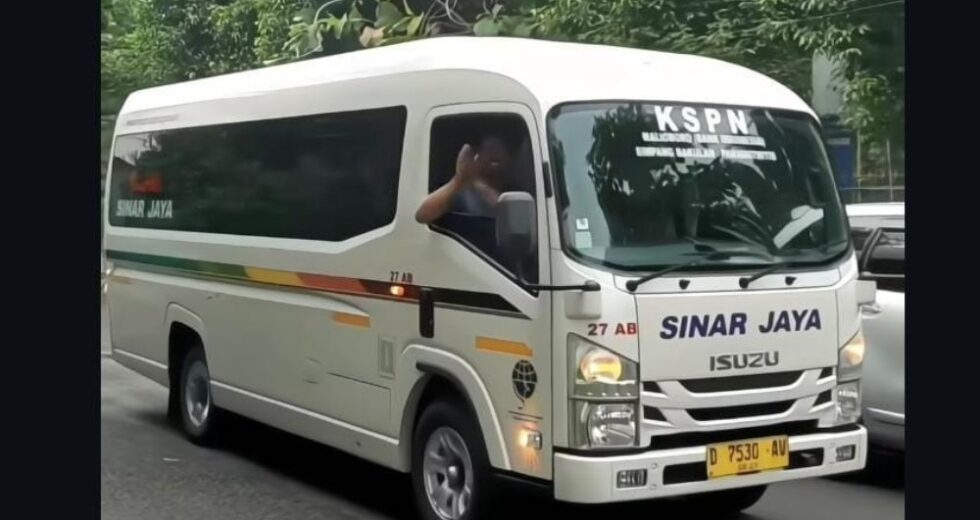 Horário do ônibus KSPN Malioboro-Parangtritis 2 de março de 2026, tarifa IDR 12.000