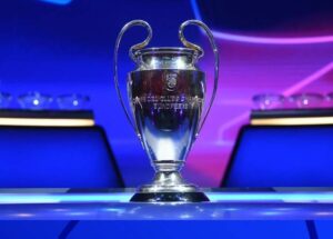 Eddie Howe lamenta a frágil defesa do Newcastle contra o Barcelona