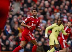 Richarlison frustra a vitória do Liverpool, Spurs rouba pontos em Anfield