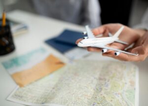 Ministro dos Transportes garante descontos em passagens aéreas para o regresso a casa em 2026