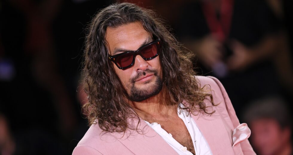 Jason Momoa e família fogem em meio às piores enchentes no Havaí em 20 anos