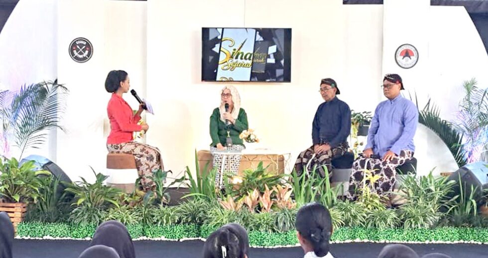 Trilogia de Filosofia Especial DIY, Mataram Earth Government Compass