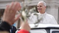 Papa usa missa do Domingo de Ramos para rejeitar alegações de que Deus justifica wa – Nacional