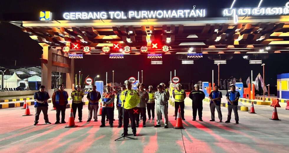 143 mil carros passaram pela rodovia com pedágio Jogja-Solo GT Purwomartani durante o Eid