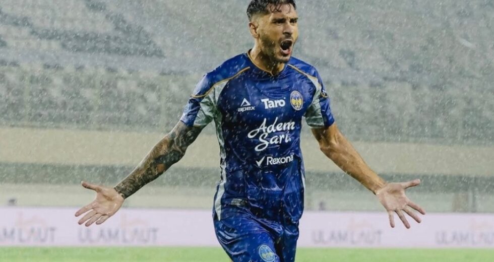 O defesa do PSIM, Franco Ramos Mingo, marcou 4 golos, elogiado por Van Gastel
