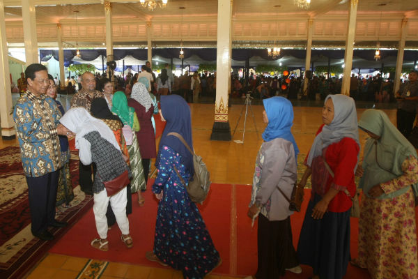 Segunda-feira, Open House do Sultão em Kepatihan. 70 Angkringan Preparado