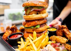 Alimentos ultraprocessados ​​associados a um risco 67% maior de ataque cardíaco e acidente vascular cerebral