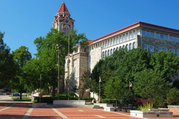 Kansas pode acabar com taxas estaduais para estudantes indocumentados