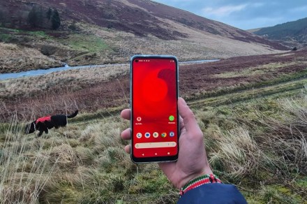 Os telefones Samsung Galaxy agora mostram quais aplicativos funcionam em uma rede via satélite quando você está fora da rede