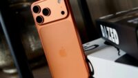 Seu iPhone 17 Pro laranja pode ficar rosa com limpador doméstico