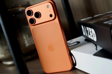 Seu iPhone 17 Pro laranja pode ficar rosa com limpador doméstico