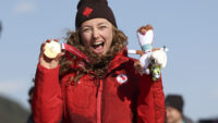 Natalie Wilkie, do BC, leva para casa o primeiro ouro do Canadá nas Paraolimpíadas de Inverno